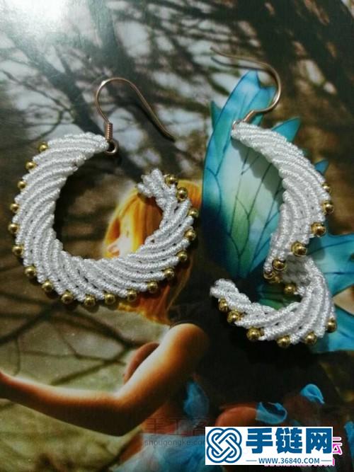 用绳和珠子制作的雀舞耳环的方法
